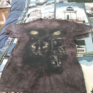 One cat shirt